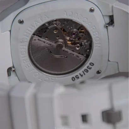 archania-solum-acto-a003-carbom-white-caseback